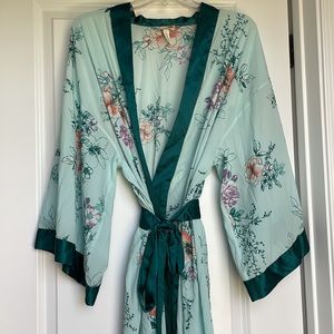 Soma Intimates Floral Chiffon Kimono Robe New Without Tags